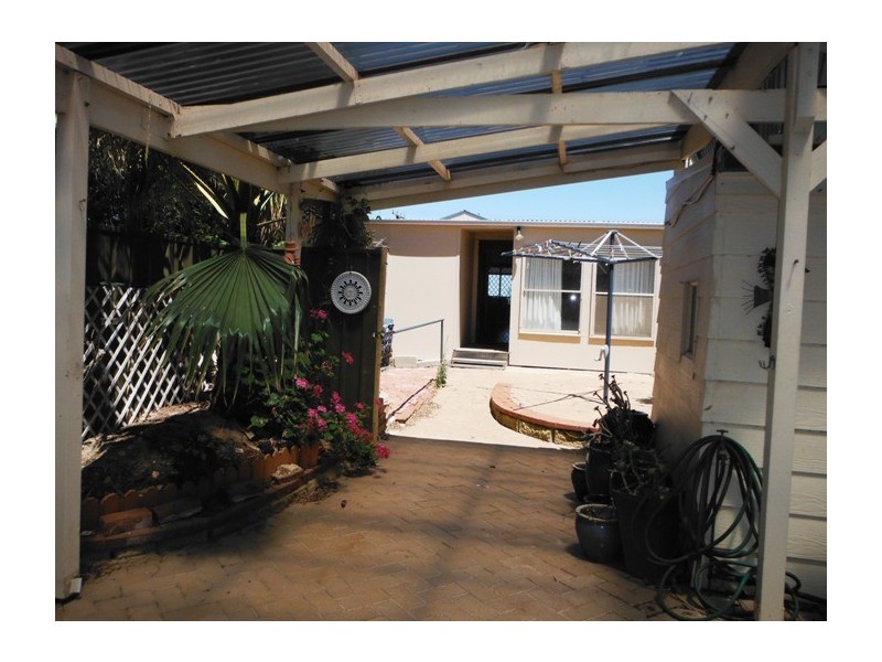 5 Esplanade, North Beach SA 5556