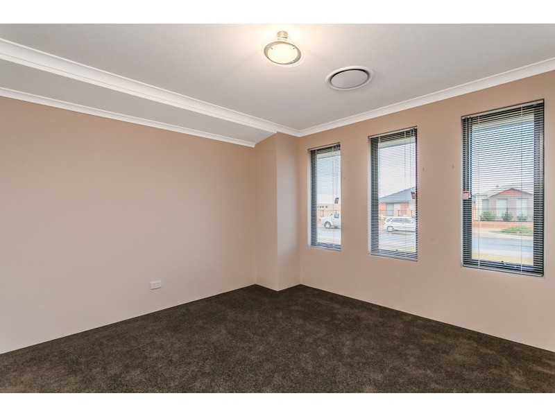 39 Gaebler Road, Hammond Park WA 6164