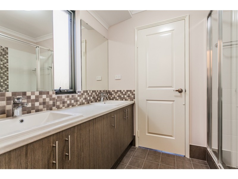 39 Gaebler Road, Hammond Park WA 6164