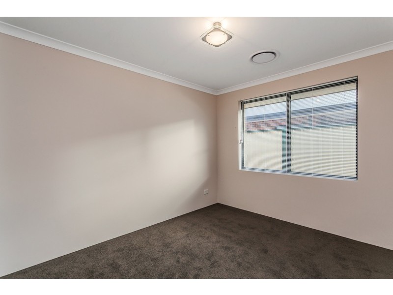 39 Gaebler Road, Hammond Park WA 6164