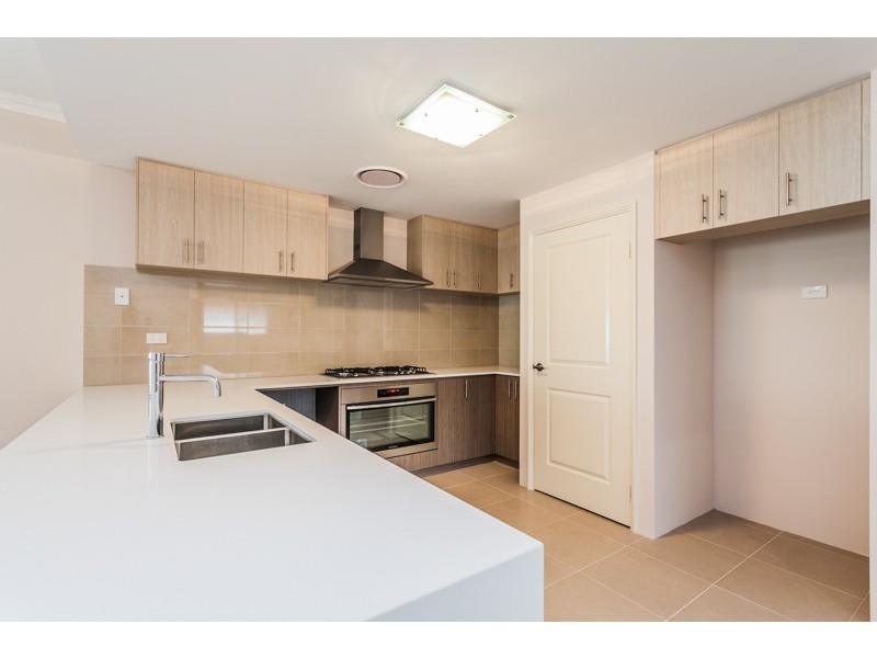 39 Gaebler Road, Hammond Park WA 6164