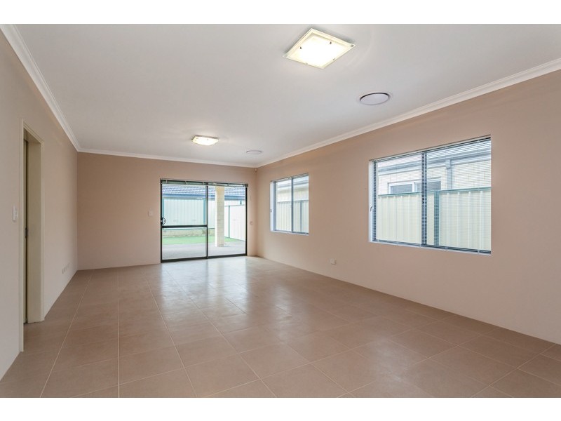 39 Gaebler Road, Hammond Park WA 6164