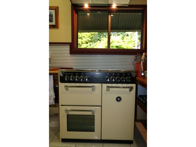 28 Bellview Drive, Ravenshoe QLD 4888