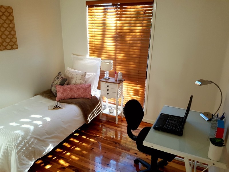 19 Oakington Street, Fig Tree Pocket QLD 4069