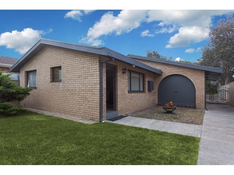 24 Lewis Street, Old Bar NSW 2430