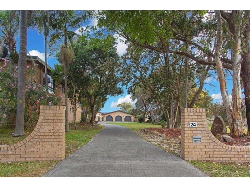 24 Lewis Street, Old Bar NSW 2430