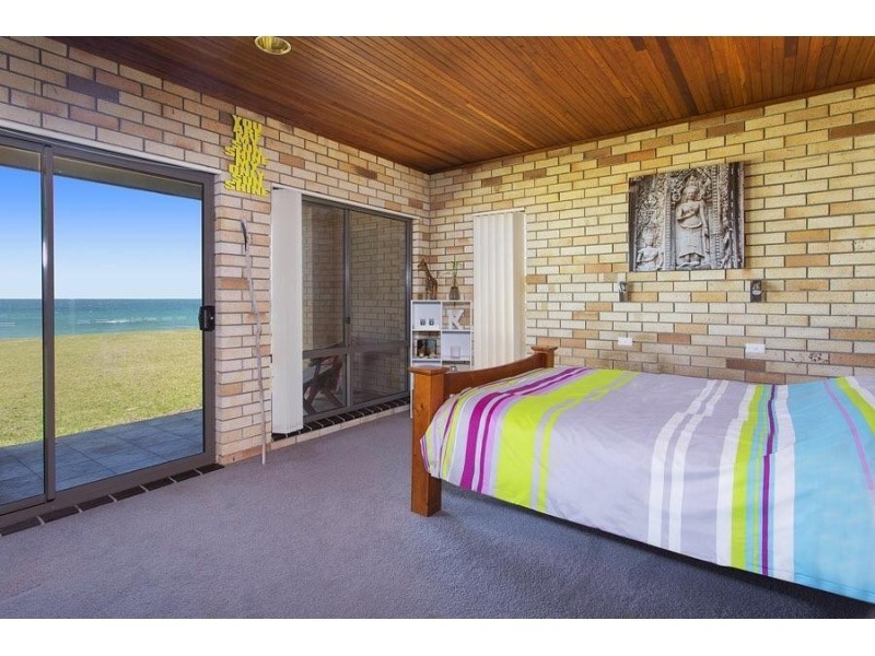 24 Lewis Street, Old Bar NSW 2430