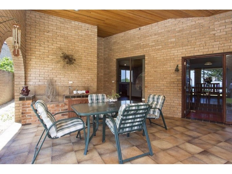 24 Lewis Street, Old Bar NSW 2430