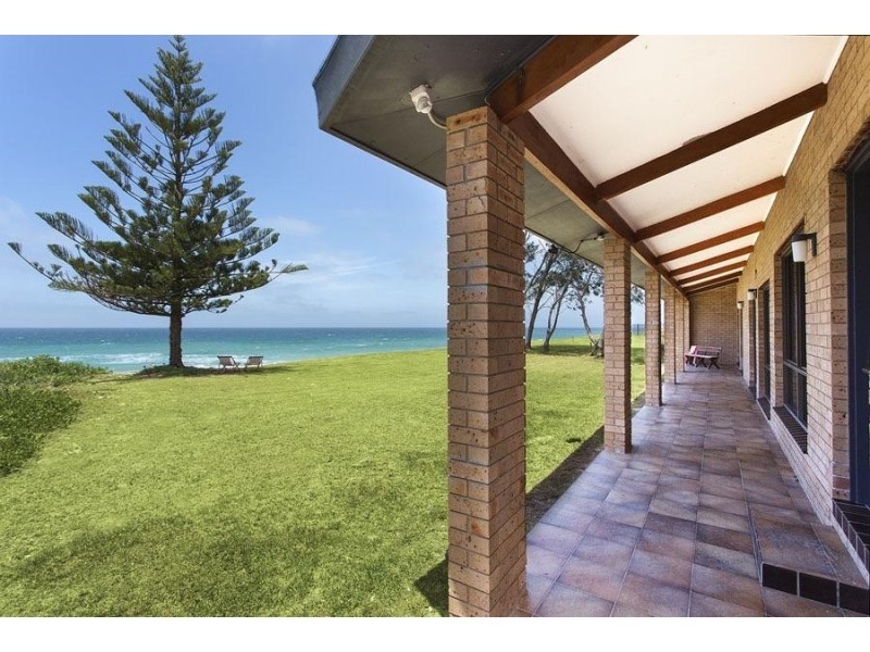 24 Lewis Street, Old Bar NSW 2430