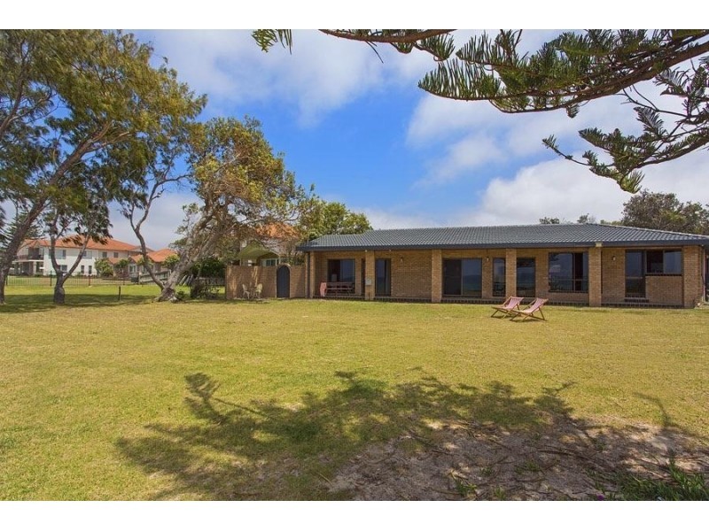 24 Lewis Street, Old Bar NSW 2430