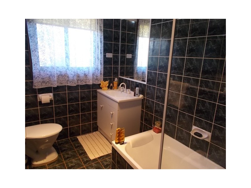 80 Gallipoli Street, Temora NSW 2666