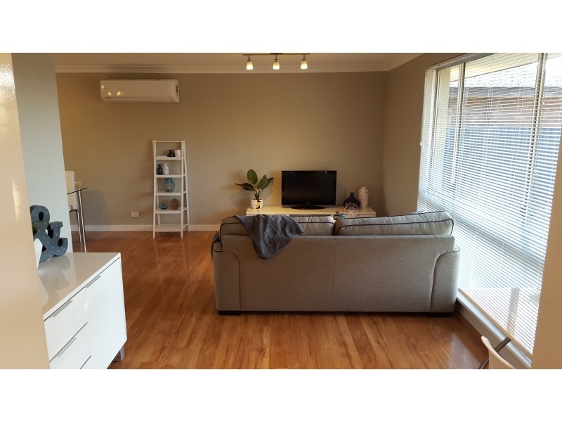 9 Mangles Street, Warnbro WA 6169