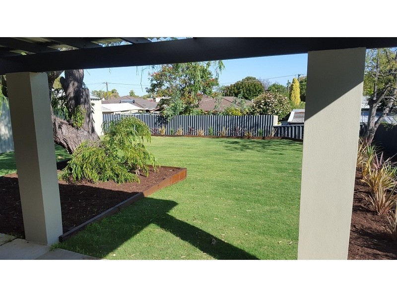 9 Mangles Street, Warnbro WA 6169