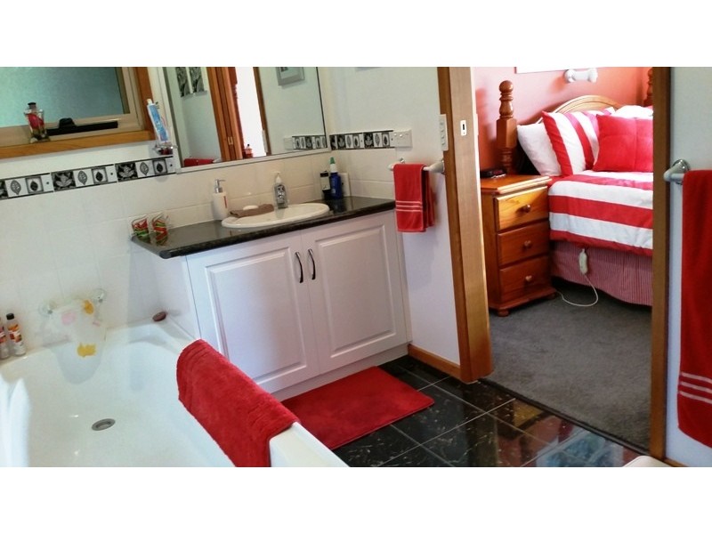 18/1 Seahaven Crescent, Shearwater TAS 7307