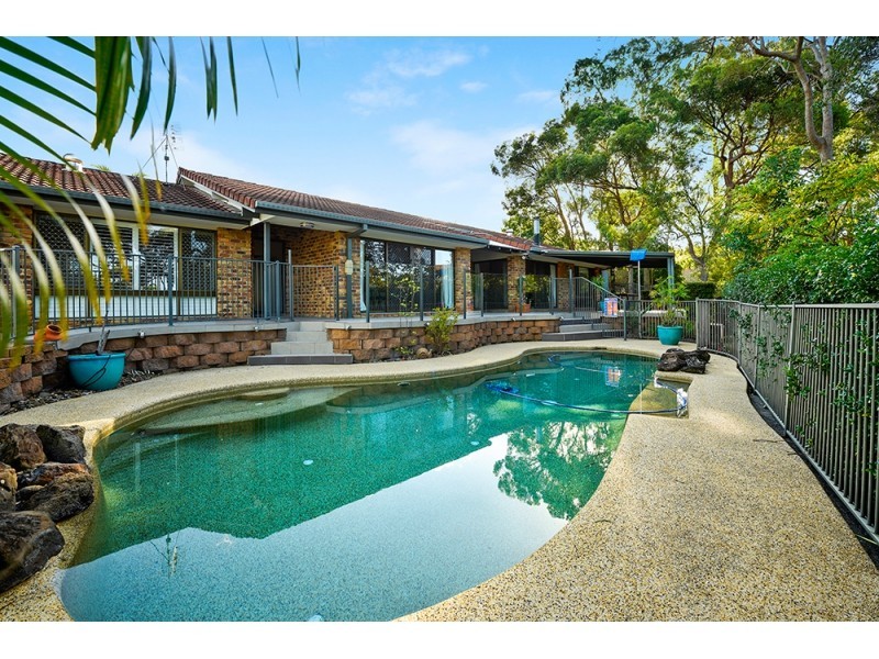 4 Chatswood court, Robina QLD 4226