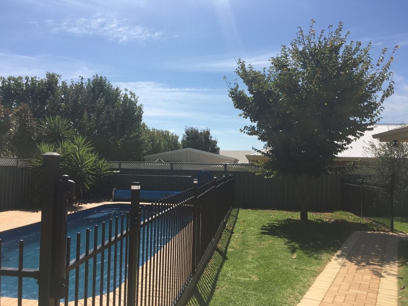 8 Merion Way, Dubbo NSW 2830