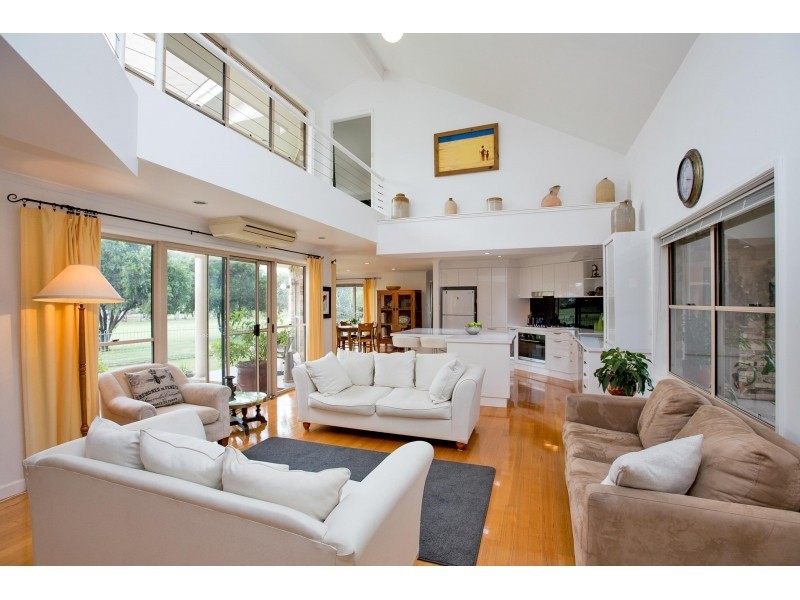 4 Cobb and Co Circuit, Tamworth NSW 2340