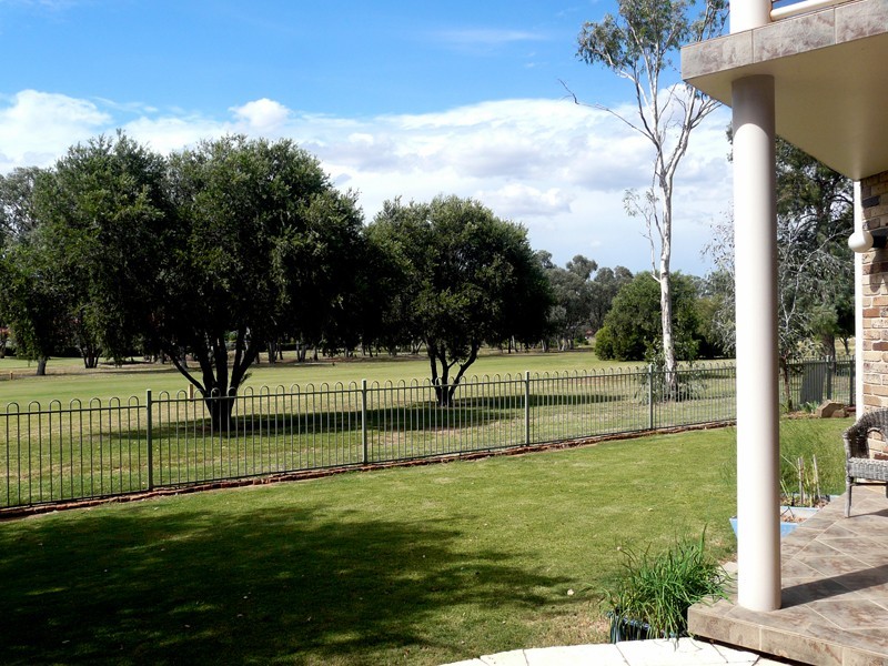 4 Cobb and Co Circuit, Tamworth NSW 2340