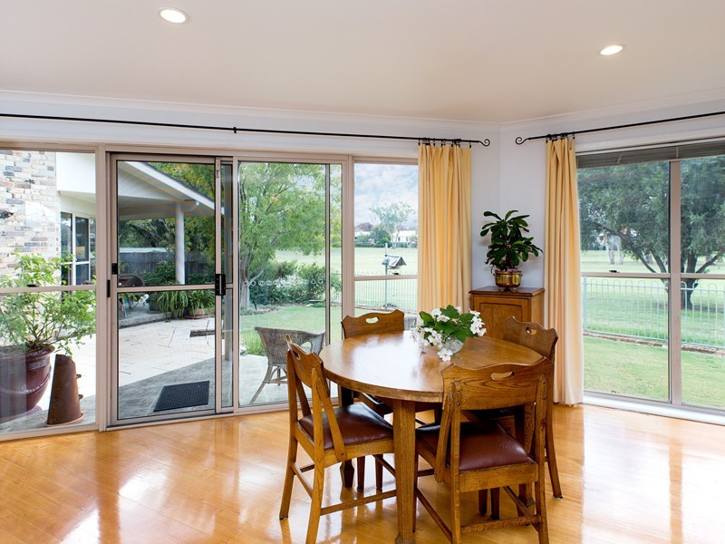 4 Cobb and Co Circuit, Tamworth NSW 2340