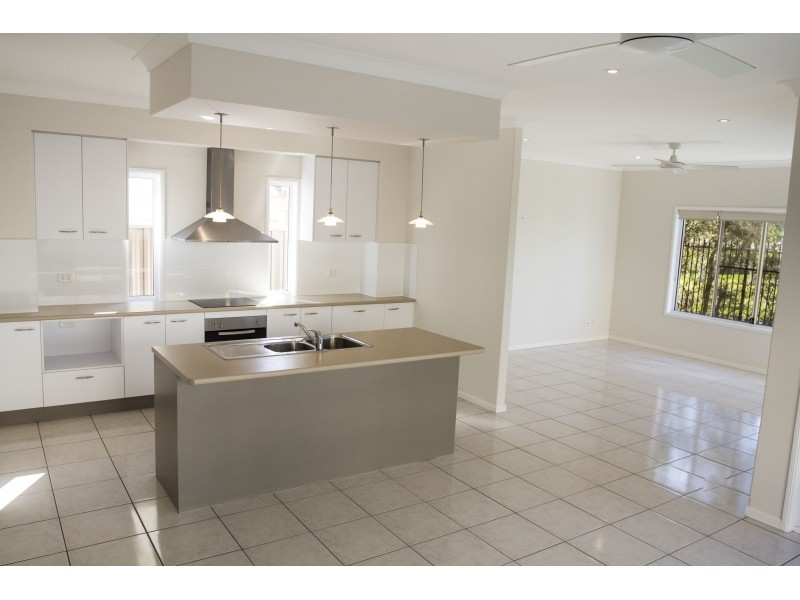 52 Lionheart Crescent, Newport QLD 4020