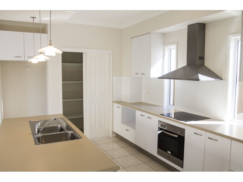 52 Lionheart Crescent, Newport QLD 4020