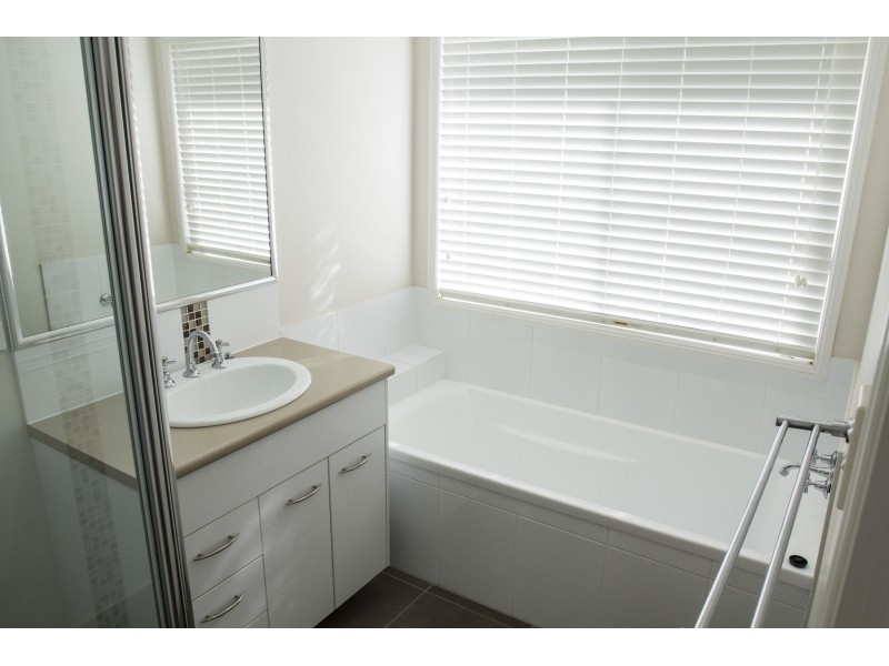 52 Lionheart Crescent, Newport QLD 4020