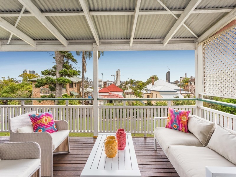 10 Rosslyn Street, East Brisbane QLD 4169