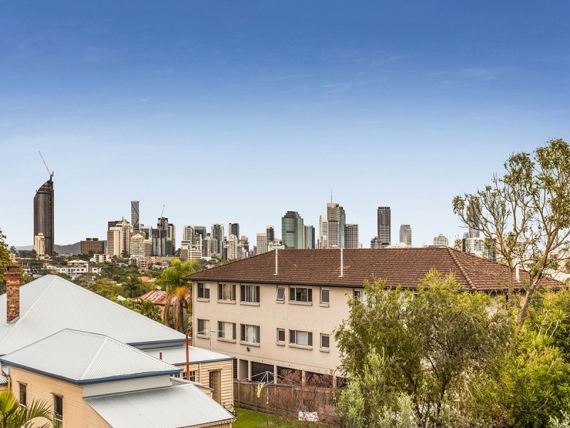 10 Rosslyn Street, East Brisbane QLD 4169