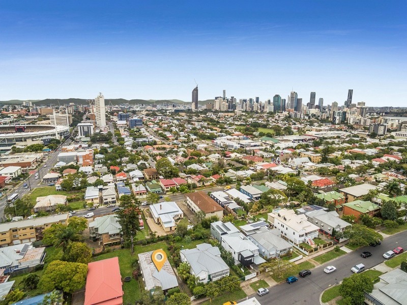 10 Rosslyn Street, East Brisbane QLD 4169