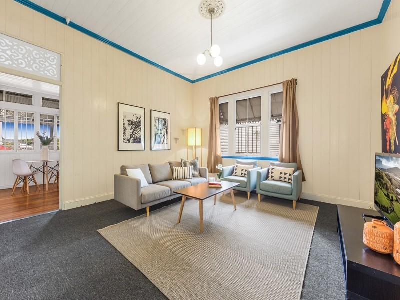 10 Rosslyn Street, East Brisbane QLD 4169