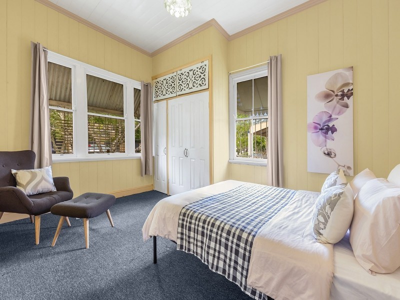 10 Rosslyn Street, East Brisbane QLD 4169