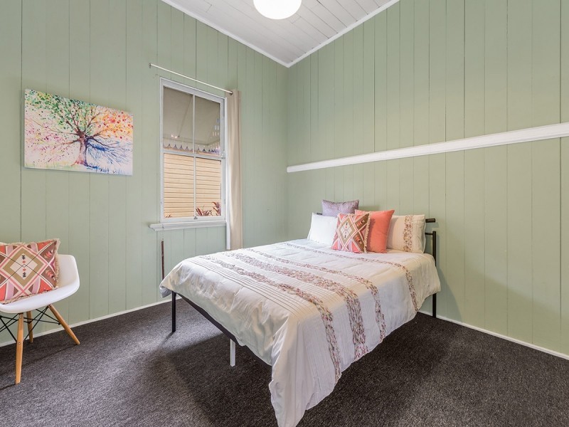 10 Rosslyn Street, East Brisbane QLD 4169