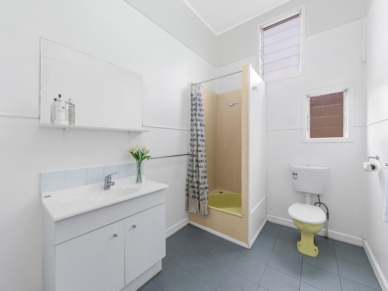 10 Rosslyn Street, East Brisbane QLD 4169