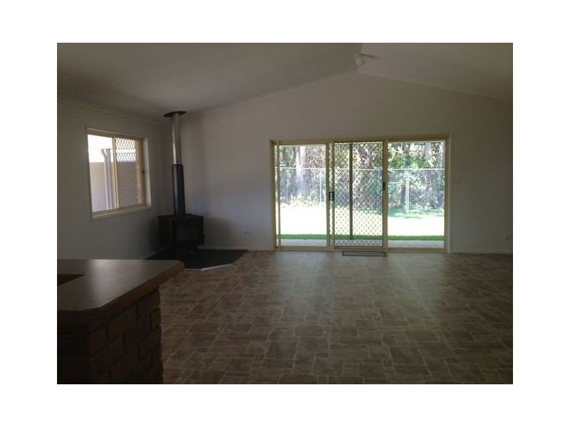 135 Main Street, Redland Bay QLD 4165