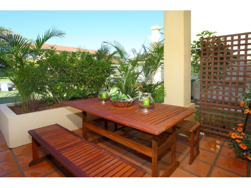 74/152 Palm Meadows Drive, Carrara QLD 4211