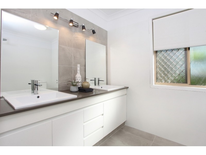 74/152 Palm Meadows Drive, Carrara QLD 4211