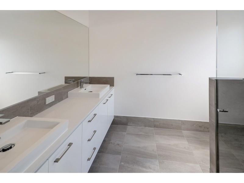 3 Violet Street, Caloundra West QLD 4551