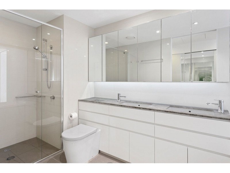 4301/2 Sunset Avenue, Paradise Point QLD 4216