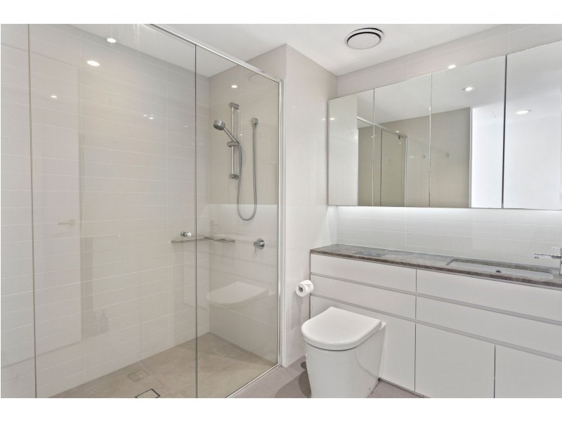 4301/2 Sunset Avenue, Paradise Point QLD 4216