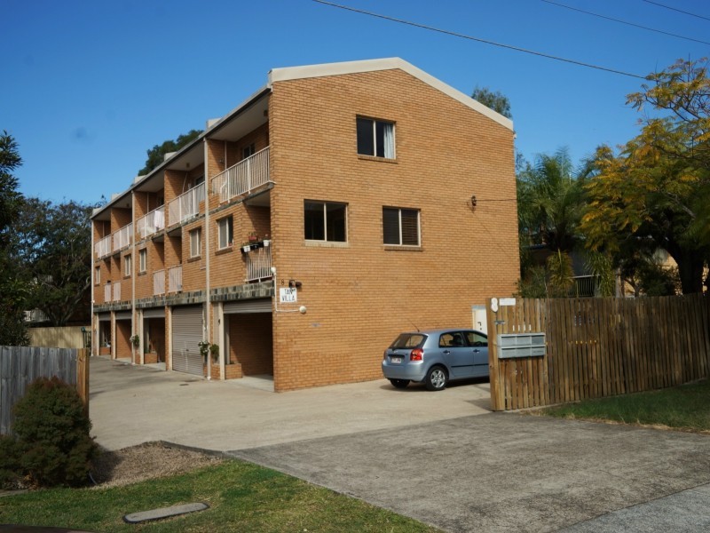 1/8 Auburn Terrace, Indooroopilly QLD 4068