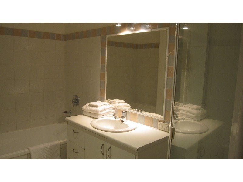 1 Paradise Island, Surfers Paradise QLD 4217