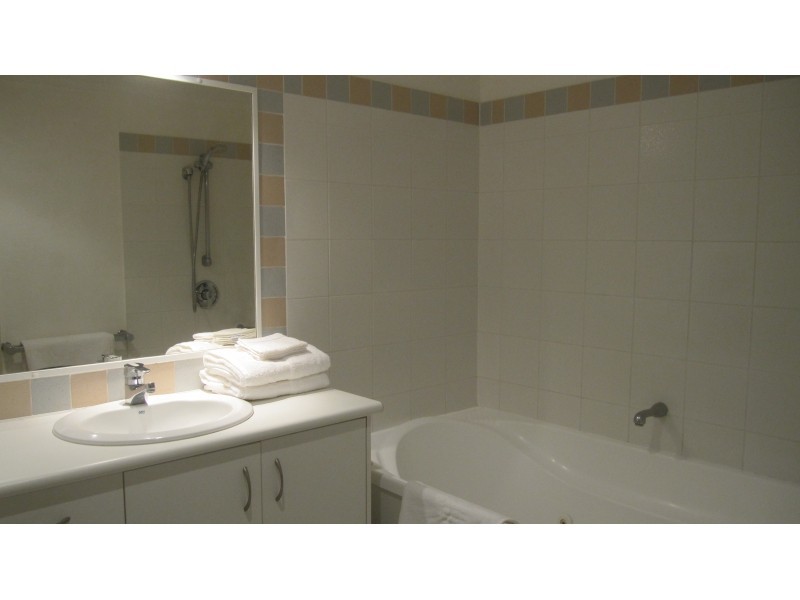 1 Paradise Island, Surfers Paradise QLD 4217