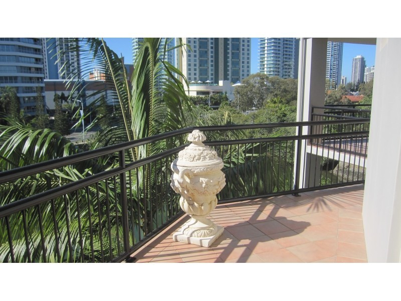 1 Paradise Island, Surfers Paradise QLD 4217