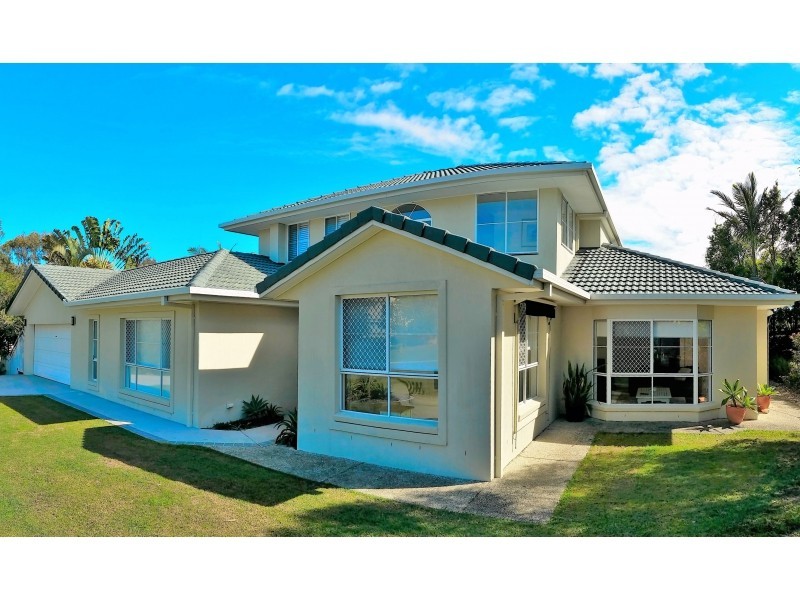 1 Delonix Court, Arundel QLD 4214