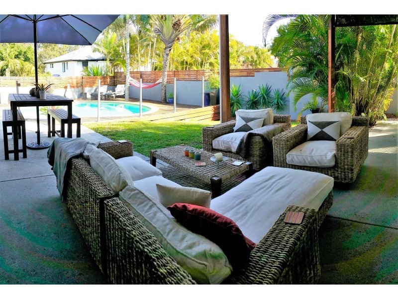 1 Delonix Court, Arundel QLD 4214