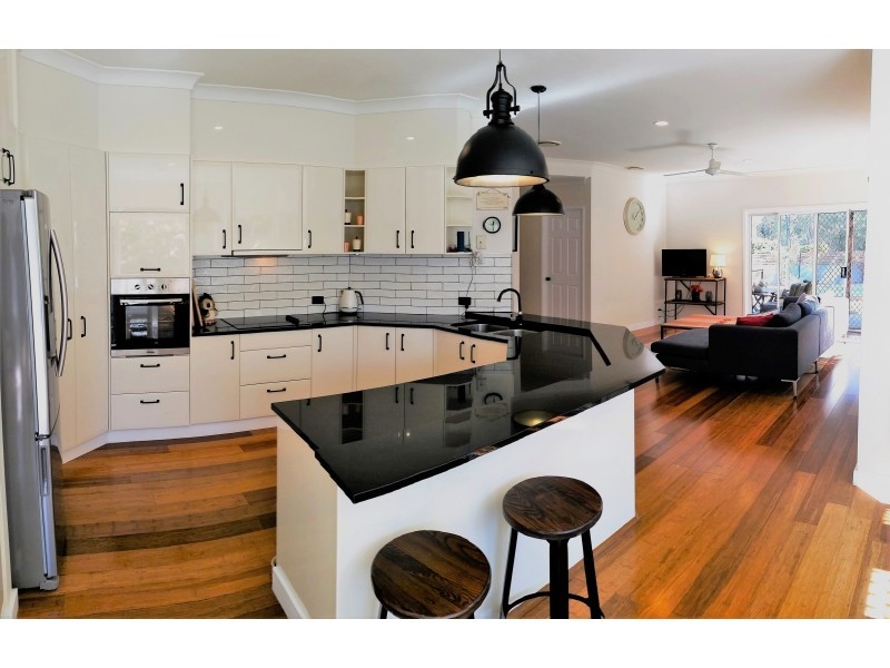 1 Delonix Court, Arundel QLD 4214