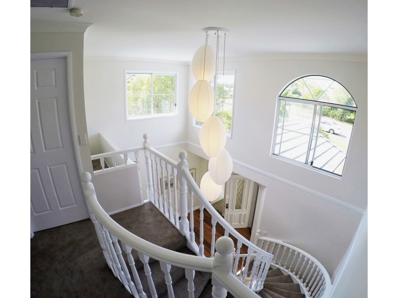 1 Delonix Court, Arundel QLD 4214