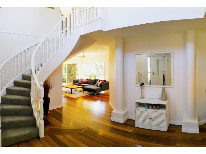 1 Delonix Court, Arundel QLD 4214