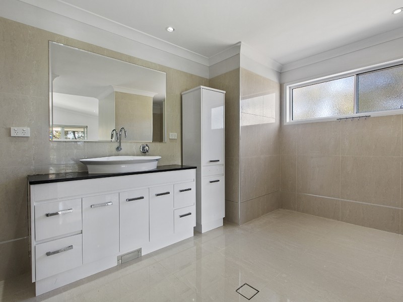 Coomera Waters QLD 4209