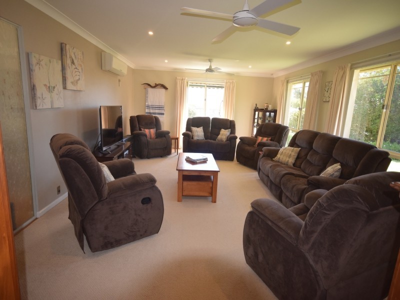 67 Bouganvillea Drive, Middle Ridge QLD 4350